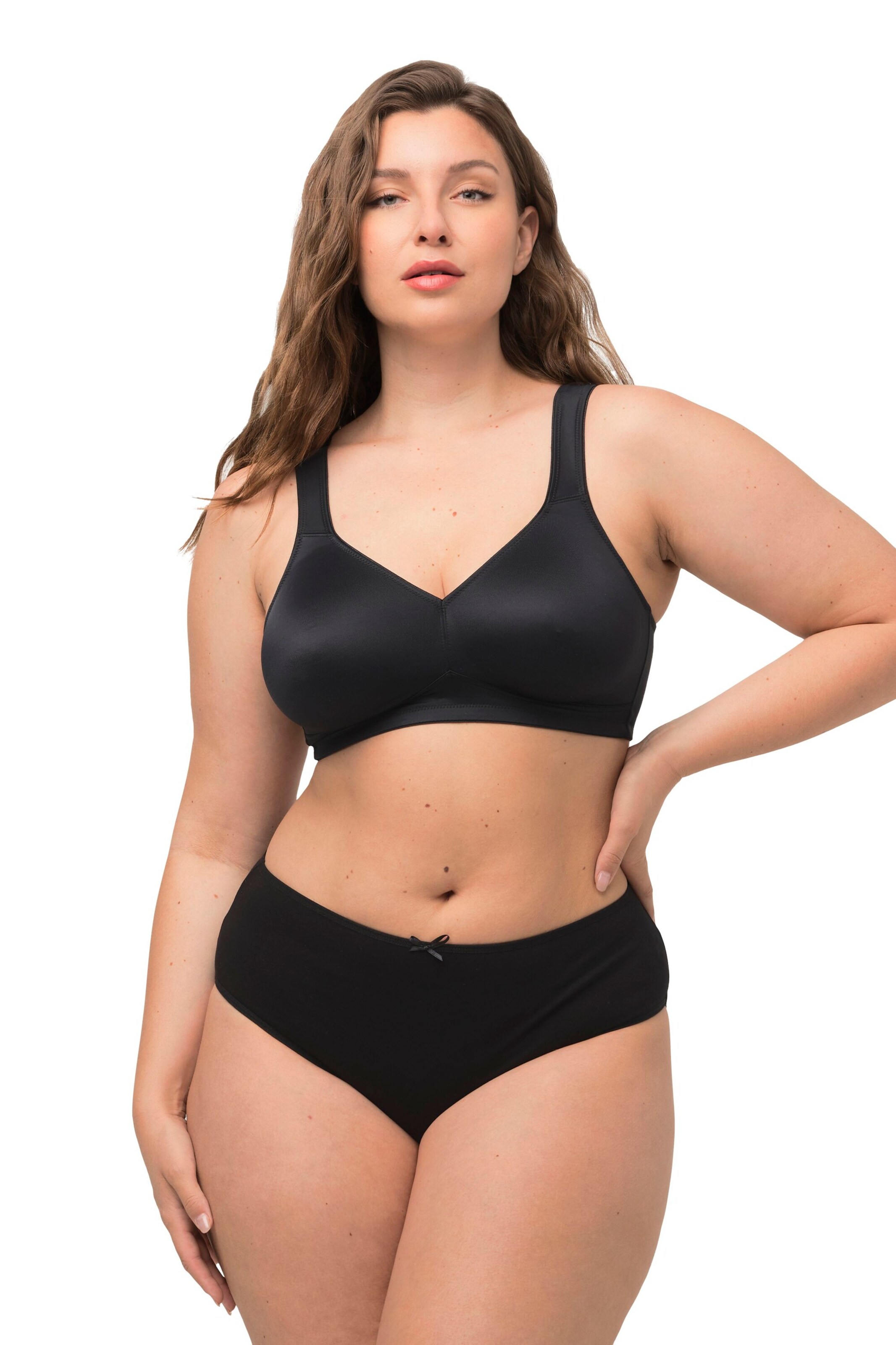 Ulla Popken Minimiser Bra in Black: front