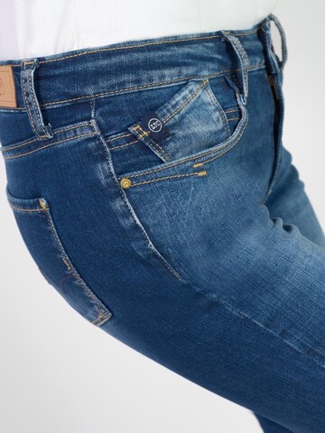 Coupe slim Jean 'Phil' Le Temps Des Cerises en bleu