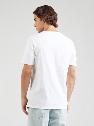 Lyle & Scott Paita värissä valkoinen: takapuoli