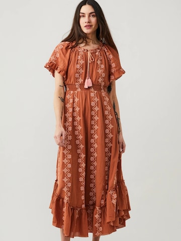 Odd Molly Mekko 'Helen' värissä punainen: etupuoli