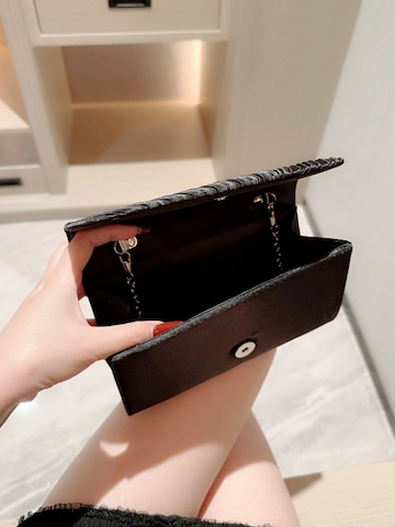 Tomshop24-7 Clutch 'Sati' in Black