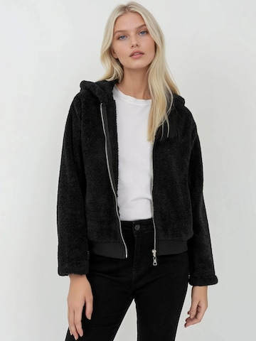 Hiccup Fleece jas in Zwart: voorkant