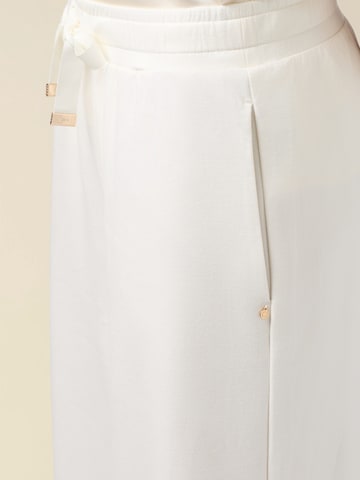 Loosefit Pantaloni di oltre in bianco