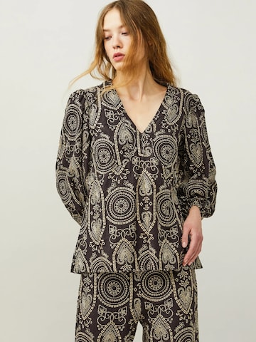 Odd Molly Shirts i grå: forside