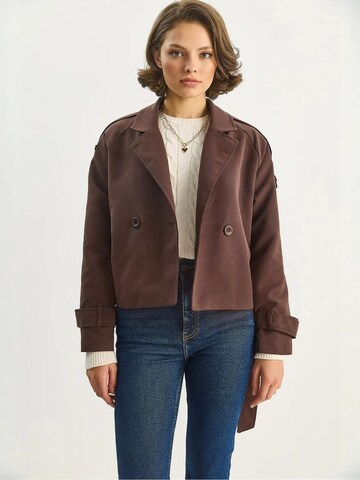 Bianco Lucci - Casaco meia-estação em castanho