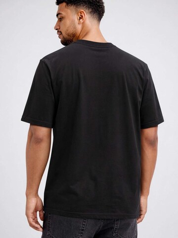 Neverless Shirt 'Palmen Badge' in Black