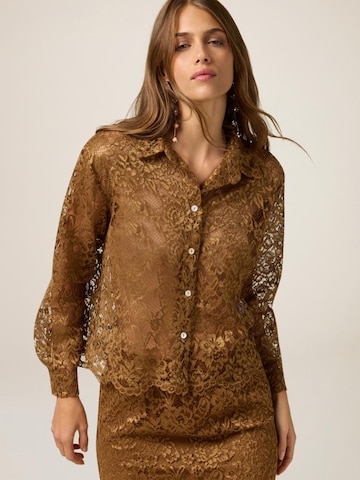 T-shirt oltre en marron