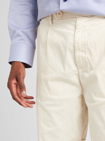 GUESS - regular Pantalón plisado 'NOAH' en beige