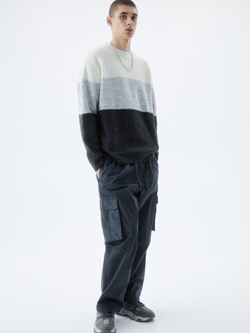 Pull&Bear Sweter w kolorze szary