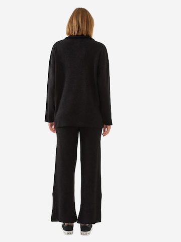 Completo pantalone di Bianco Lucci in nero