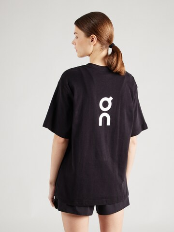 On Shirt 'Club' in Black: front