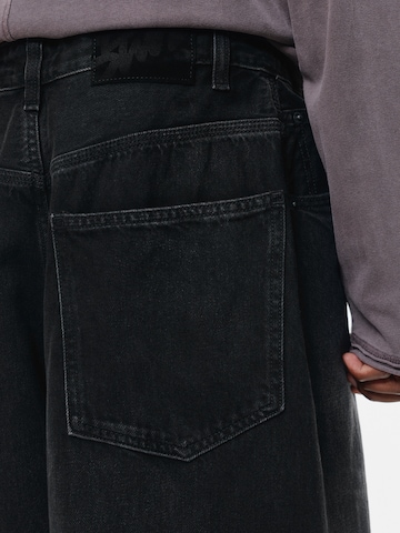 Pull&Bear Vrečasti Kavbojke | črna barva