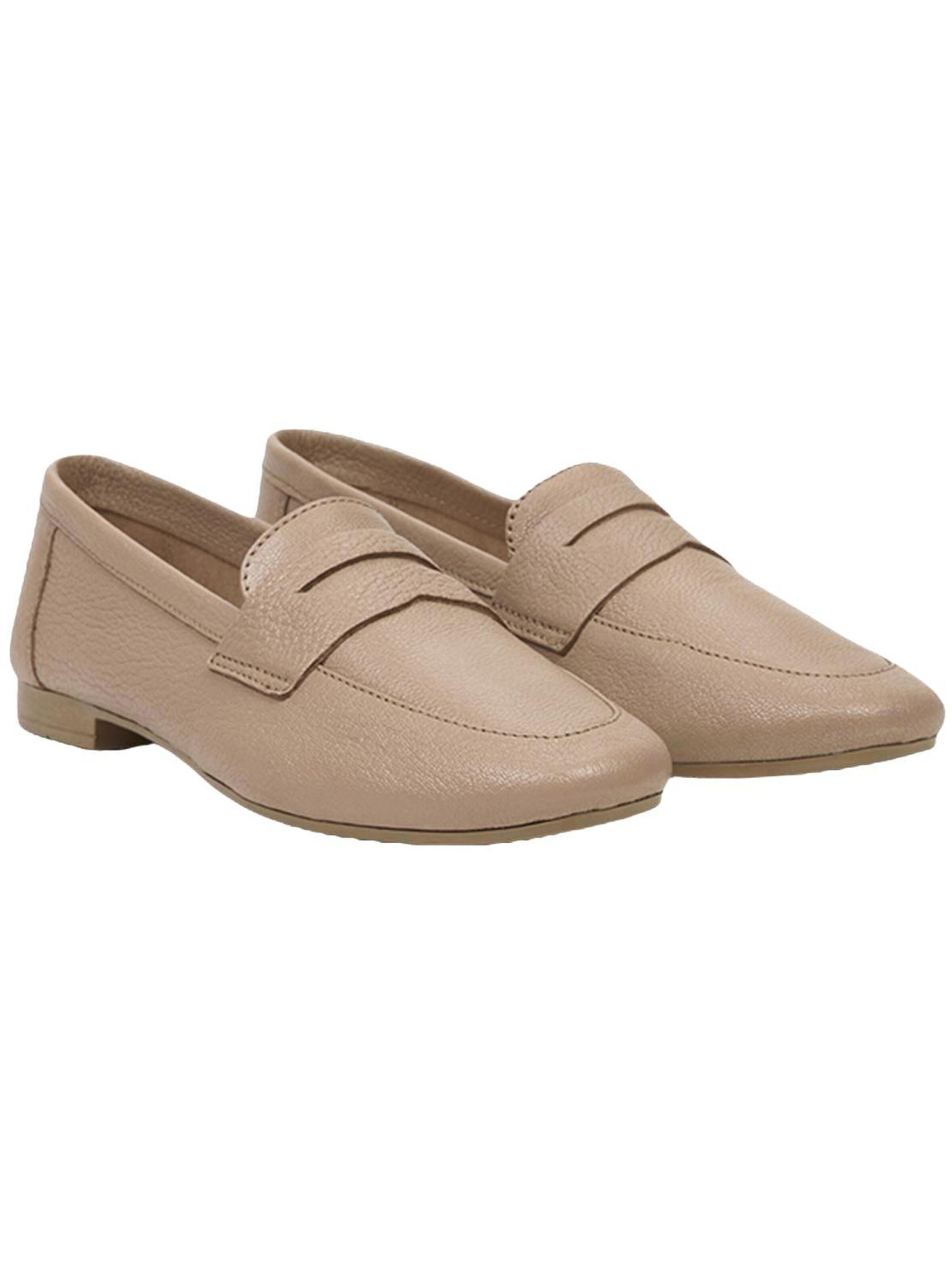 Desa Classic Flats 'Slipper' in Beige: front