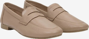Desa Classic Flats 'Slipper' in Beige: front