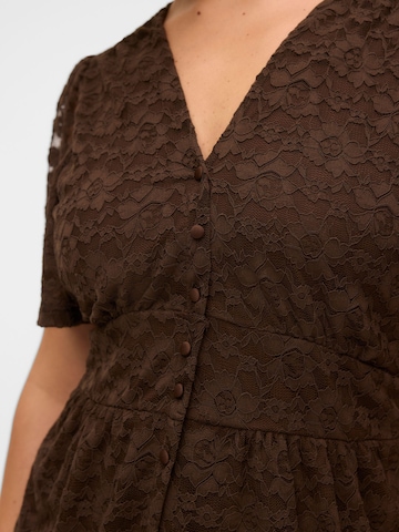 Chemisier 'VMDea' Vero Moda Curve en marron