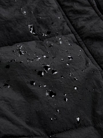 Next Vest in Black