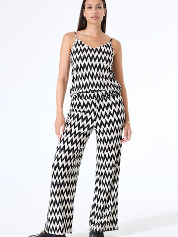 Wide leg Pantaloni di GARCIA in nero: frontale