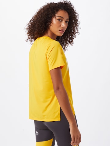 Superdry - Camisa funcionais 'Tech Touch' em amarelo