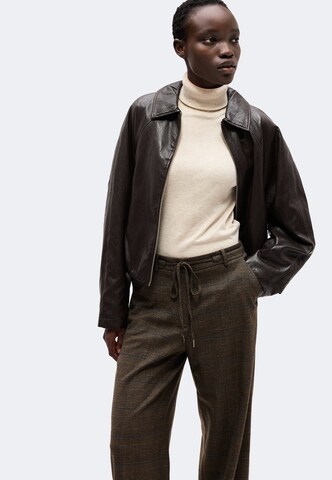 Wide leg Pantaloni con piega frontale di MORE & MORE in marrone
