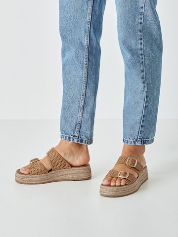 Mule Tamaris en marron