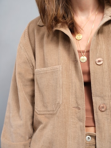 A LOT LESS Between-season jacket 'Cara' in Brown