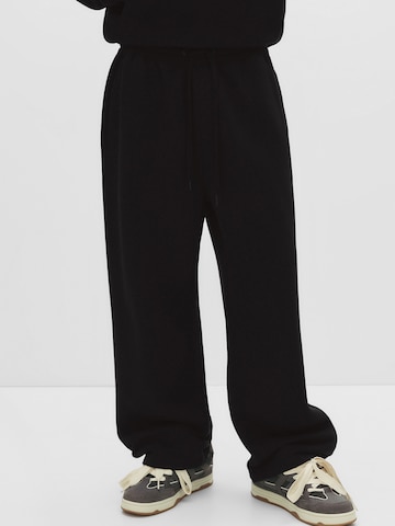 Loosefit Pantaloni di Pull&Bear in nero: frontale