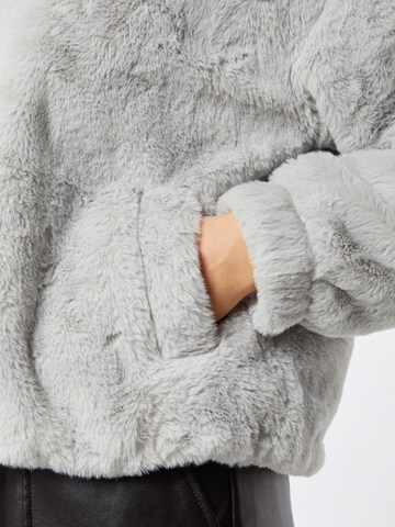 Veste mi-saison 'THEO FUNNEL NECK FUR' NEW LOOK en gris