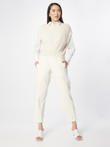 ESPRIT Regular Панталон с ръб 'Munich' в бяло