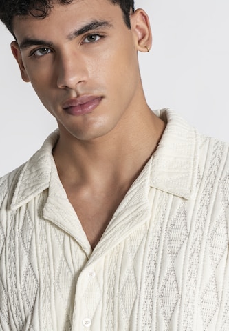 Coupe regular Chemise Gianni Kavanagh en beige