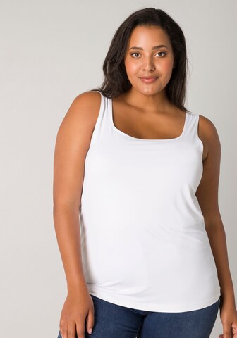 BASE LEVEL CURVY Top in White