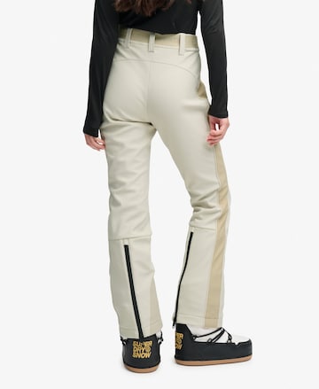 Coupe slim Pantalon de sport 'Luxe' Superdry & Co en beige