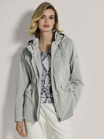 MADELEINE Parka in Grau: Vorderseite