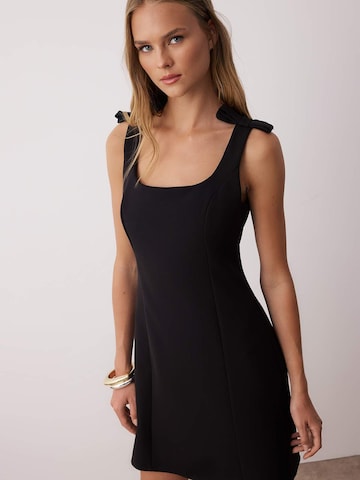 Trendyol Φόρεμα σε μαύρο