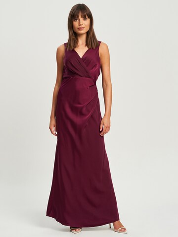 Chancery Dress 'CHLOE' in Red: front