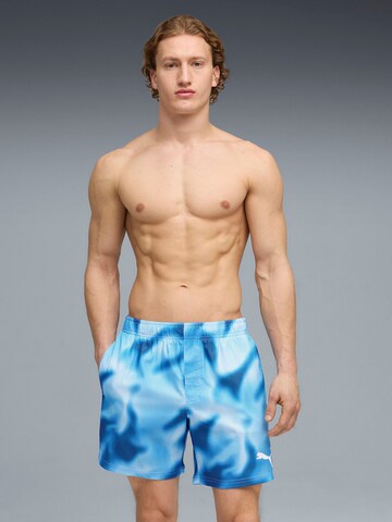regular Pantaloni sportivi 'Puma Swim Men Printed Rasterized Mid Short' di PUMA in blu