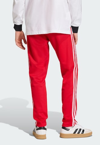 ADIDAS ORIGINALS Slimfit Hose 'Classic' in Rot