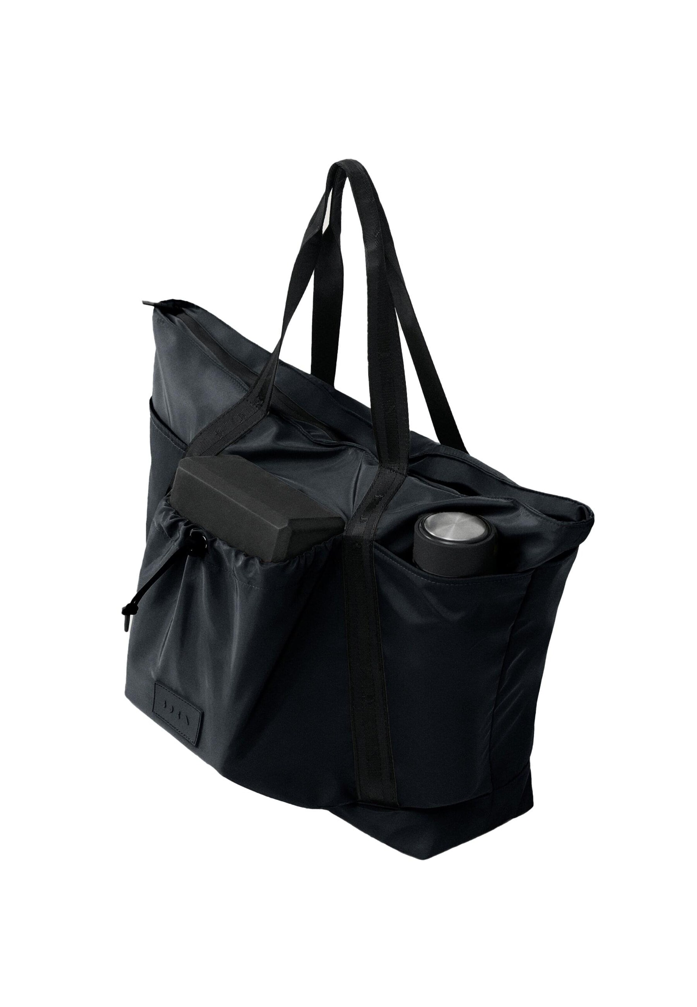 Born Living Yoga Sporttas 'Away' in Zwart: voorkant