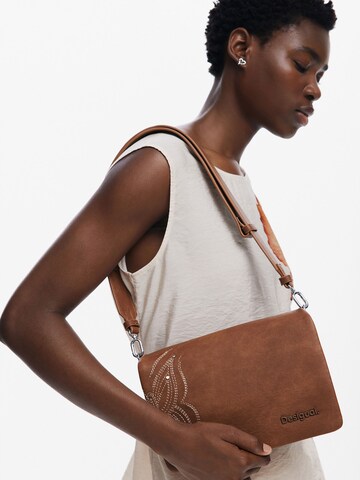 Desigual Schoudertas in Bruin