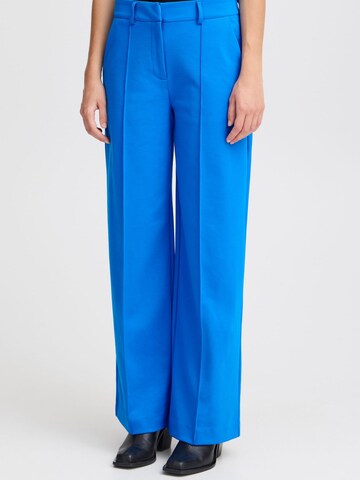 Wide leg Pantaloni con piega frontale ' Kate ' di ICHI in blu: frontale