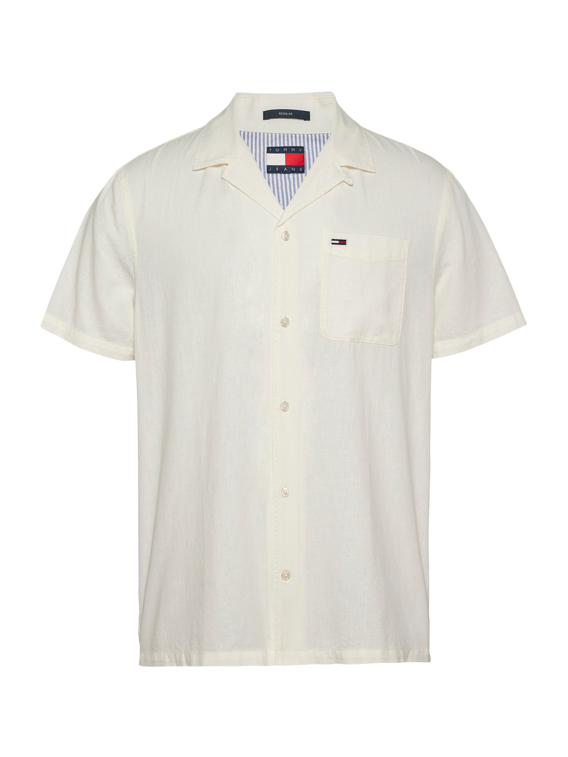 Tommy Jeans Regular fit Button Up Shirt in White: front