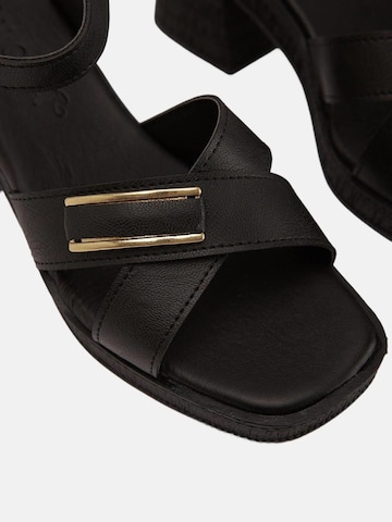 Limoya Sandals in Black