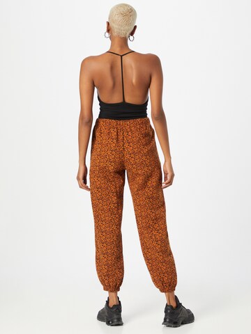 Effilé Pantalon 'Laundry Day Sweatpant' LEVI'S ® en orange