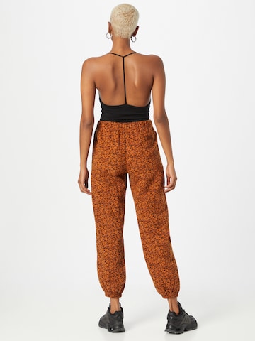 LEVI'S ® - Tapered Calças 'Laundry Day Sweatpant' em laranja