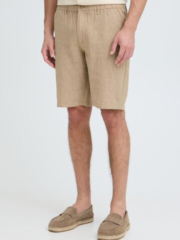 INDICODE JEANS - Regular Calças chino ' IDTropelo ' em castanho: frente