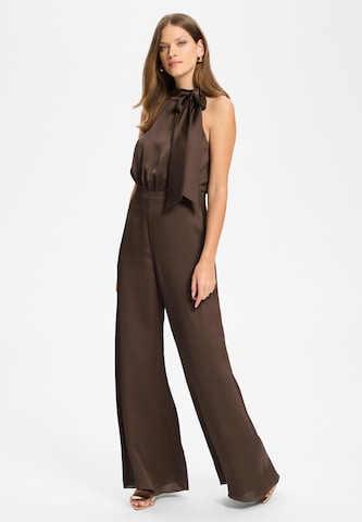 SWING Jumpsuit in Brown: front