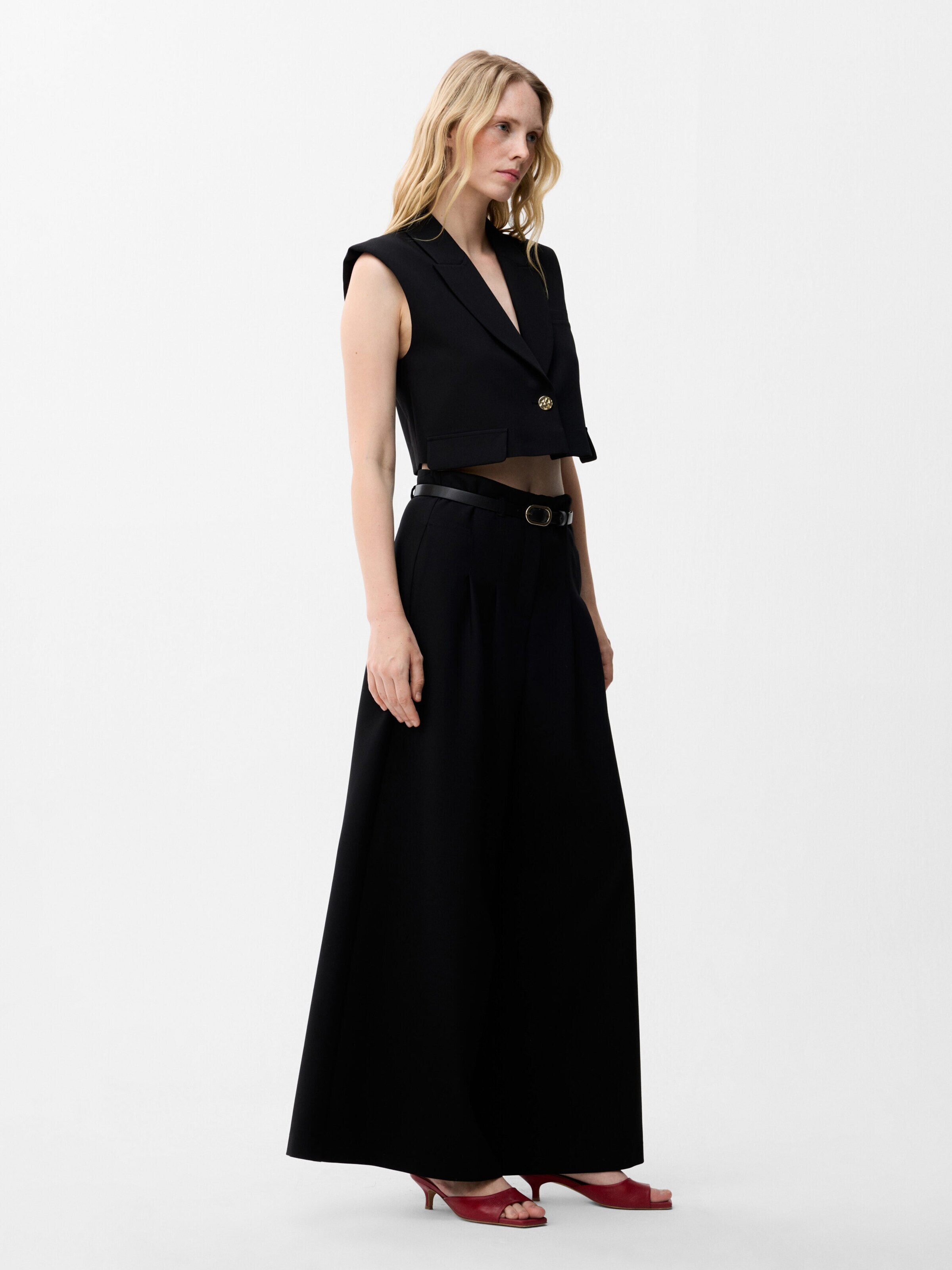 adl Regular Trousers in Black