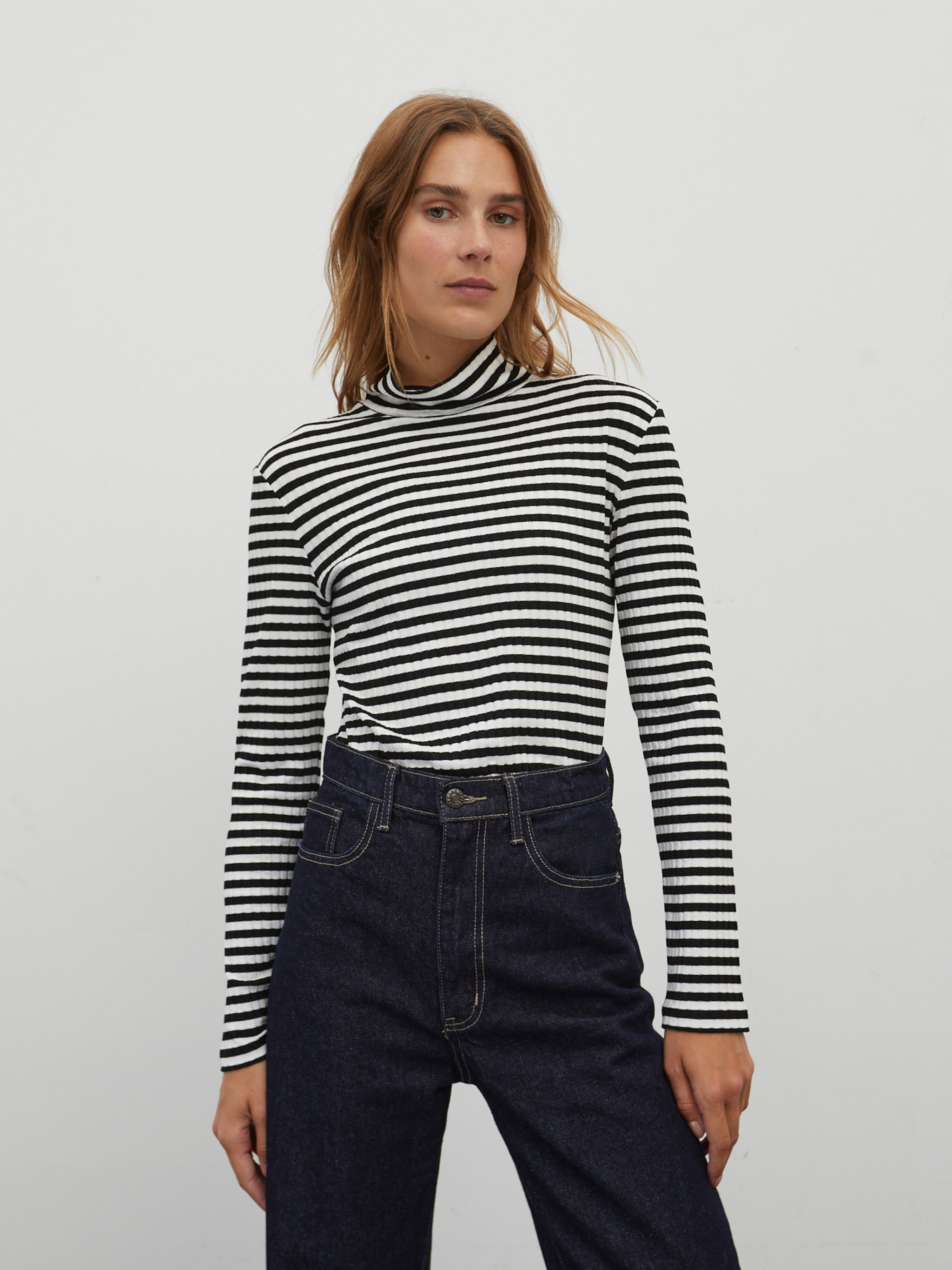 EDITED Produits T-shirt 'Lindie' noir