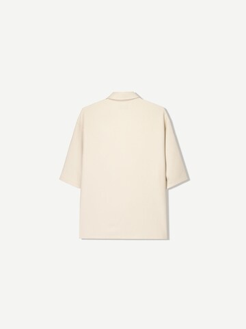 Comfort fit Camicia di Bershka in beige