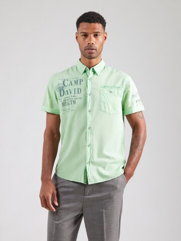 CAMP DAVID Slim fit Button Up Shirt in Green: front