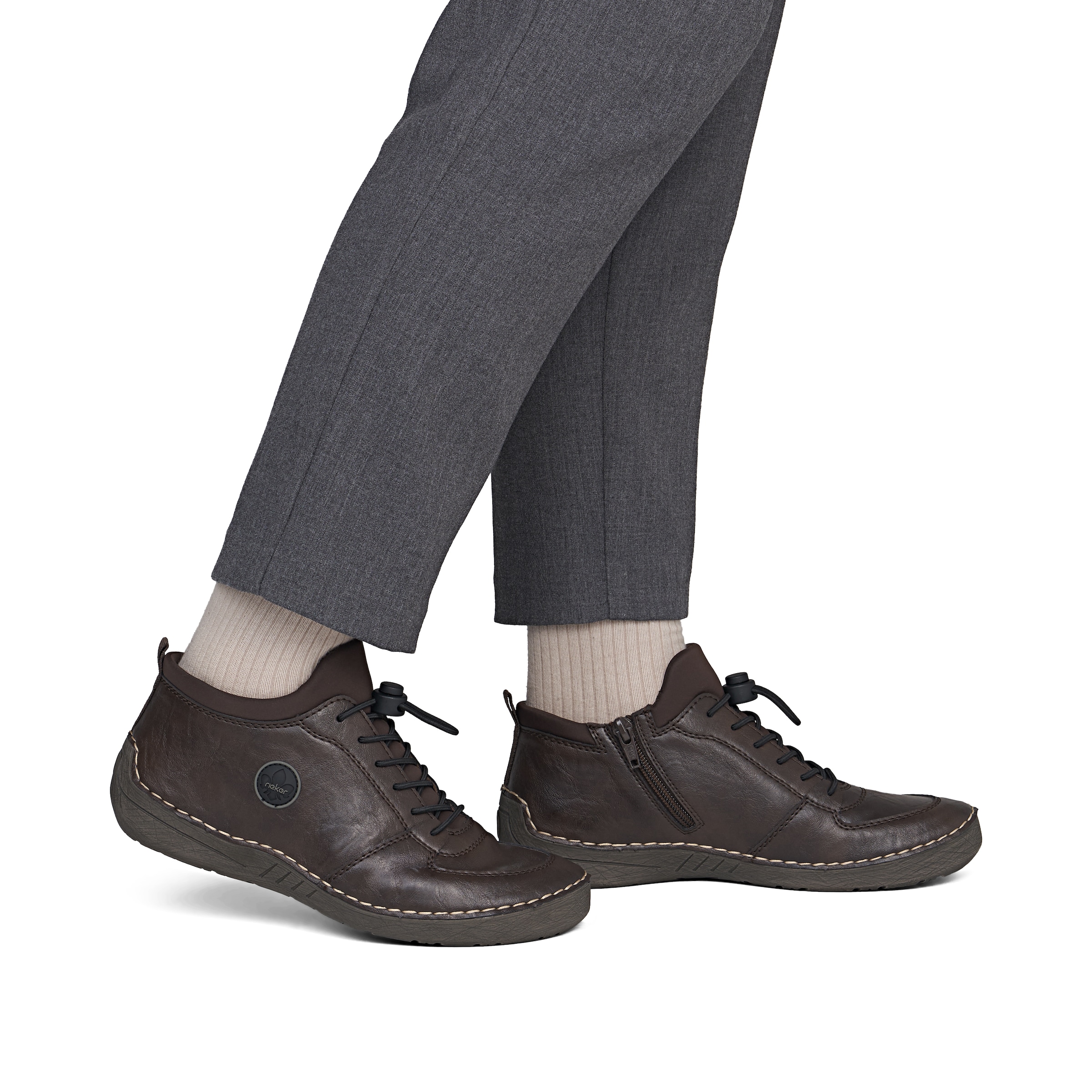 Bottines à lacets Rieker en marron : devant